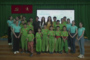 Dự án nhân ái 'Đánh thức mầm xanh': Khi tình cha cũng bao la như tình mẹ 