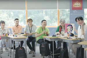 Thầy Xoay biến thành trò cười bởi đám học trò nhí nhố