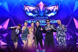 'Ca sĩ mặt nạ' với màn lộ diện của Lương Bích Hữu leo thẳng tốp 2 trending YouTube 