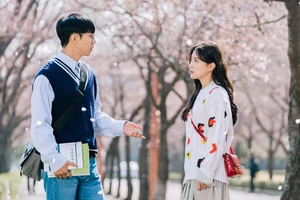 Lee Seung Gi tái hợp tình cũ Lee Se Young trong phim 'The Law Café'