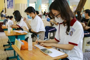 Tập trung toàn lực xét nghiệm COVID-19 cho thí sinh thi tốt nghiệp THPT ở TP.HCM