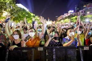 Nhộn nhịp đêm Countdown 2022 tại phố đi bộ Nguyễn Huệ