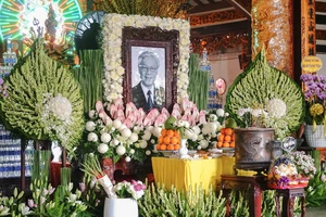 Chùa Vĩnh Nghiêm, TP.HCM đặt di ảnh Tổng Bí thư Nguyễn Phú Trọng giữa chánh điện để người dân đến viếng