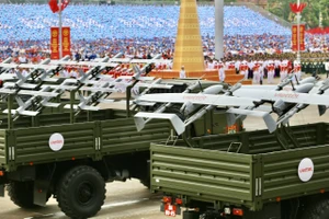 Dàn khí tài ‘khủng’ phô diễn sức mạnh toàn quân tại tổng duyệt diễu binh A80