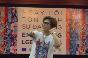 Tóc Tiên và Vicky Nhung giành giải thưởng tại Ngày hội tôn vinh sự đa dạng 