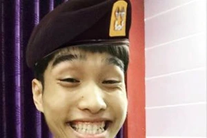 Cư dân mạng rầm rộ hóa thân đại úy Yoo trong Hậu duệ mặt trời