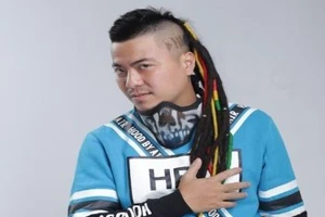 DJ Wang Trần trắng đêm làm nonstop rock đầu tiên của Việt Nam