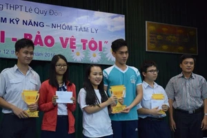 Buổi học GDCD 3 tiếng không một học trò ngủ gật