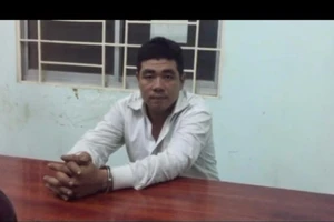 Làm giả giấy tờ xe lừa đảo hàng loạt tiệm cầm đồ