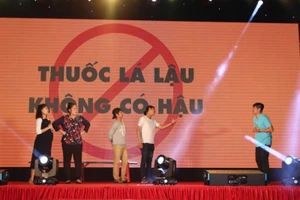 Rưng rưng khi xem vở kịch của NSND Hồng Vân