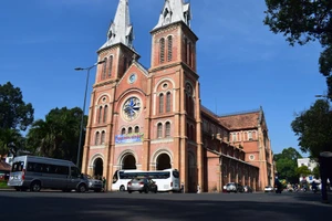 Sài Gòn thênh thanh, bình lặng trong sáng đầu năm