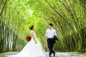 Hot boy trà sữa tung ảnh cưới lung linh với vợ Mập