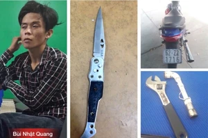 Đạp đầu xe, dùng dao đâm liên tiếp trinh sát đặc nhiệm