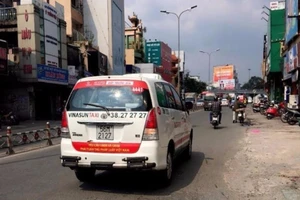 Gửi taxi, xe ôm truyền thống: Đâu rẻ, tử tế tôi xài!