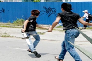 Lý do 1 học sinh ở quận 3 bị chém gần lìa tay