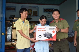 Trước ngày thi đại học, anh hai còn làm mướn kiếm tiền!