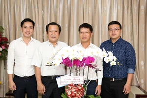 Nhiều đơn vị chúc mừng báo Pháp Luật TP.HCM nhân ngày báo chí