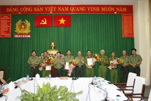 Bộ Công an thưởng nóng vụ triệt phá nhóm khủng bố ở Tân Bình