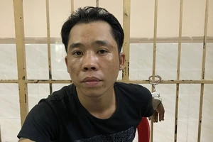 Giật túi xách cô gái đậu xe bên đường, đụng hình sự quận 1