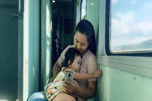 Chuyện tình trên chuyến tàu Bắc-Nam: Chọn lại, chị vẫn yêu anh