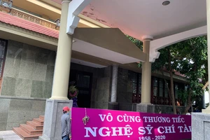 Chuẩn bị lễ viếng đám tang nghệ sĩ Chí Tài