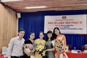 Hoa khôi Phương Thảo bảo vệ thành công luận văn thạc sĩ