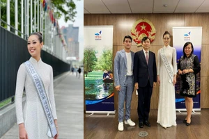 Hoa hậu Khánh Vân giản dị áo dài trắng trên đất Mỹ