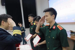 Thủ khoa xứ Nghệ ‘đùm’ cơm đến trường: 7 năm sau tiếp tục là thủ khoa