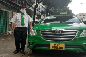 Tài xế taxi giúp sản phụ sinh con trên xe giữa mùa dịch