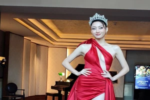 Nhan sắc Hoa hậu Lương Thùy Linh qua điện thoại không qua chỉnh sửa