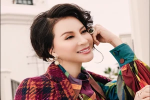 Ngẩn ngơ ngắm vòng eo 58 của MC Thanh Mai ở độ tuổi U50