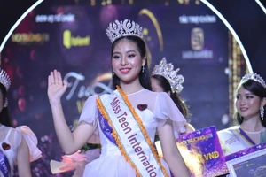 Nữ sinh 16 tuổi đăng quang 'Miss Teen International Việt Nam 2021' là ai?