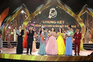 CEO Thanh Thuý đăng quang ‘Nữ hoàng doanh nhân đất Việt 2022'