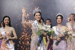 Lý Kim Thảo đăng quang Hoa hậu Du lịch Việt Nam Toàn cầu 2021