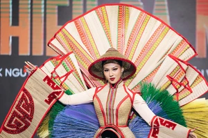 Chiêm ngưỡng 10 bộ trang phục dân tộc đẹp nhất Hoa hậu Hoàn vũ Việt Nam