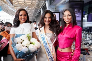 Biệt đội ra sân bay Tân Sơn Nhất tiễn Kim Duyên thi Hoa hậu Siêu quốc gia