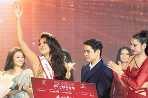 Á hậu Phương Thảo bật khóc: ‘Tôi vẫn tự hỏi đây là sự thật hay là giấc mơ’