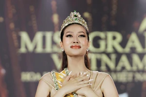 Đoàn Thiên Ân đăng quang Hoa hậu Hòa bình - Miss Grand Vietnam 2022