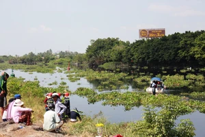 Nhảy xuống sông cứu bạn, thiếu niên bị nước cuốn trôi