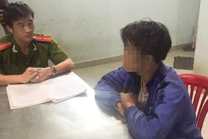 Đi bộ, cướp iPhone của khách du lịch rồi bỏ chạy