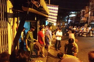 4 thanh niên truy sát cả gia đình 