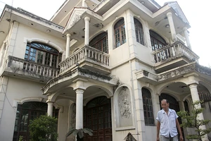 Người đàn ông khốn khổ vì lời đồn ngôi nhà bị ma ám