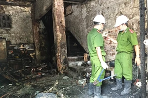 Gia đình đóng cửa đi lễ chùa, hàng xóm gọi điện báo cháy nhà 