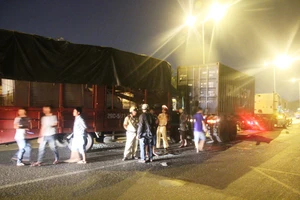 Clip hiện trường vụ tai nạn nghiêm trọng ở cầu vượt An Sương