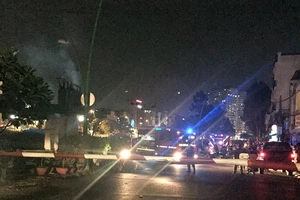 Hoảng hồn trạm biến áp bên kênh Nhiêu Lộc - Thị Nghè phát nổ