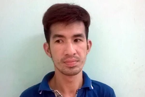 Nam thanh niên lừa bạn đồng tính lấy điện thoại