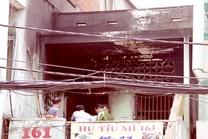 Nhiều nghi vấn vụ cô gái bị bỏng nhảy từ tầng 1 xuống đất