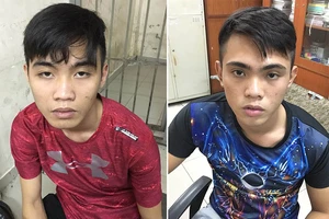 Đặc nhiệm đạp ngã 2 tên cướp giật giỏ xách du khách