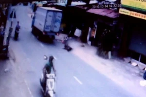 Tài xế gây tai nạn chết người rồi lái xe bỏ chạy