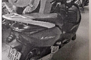 Cướp được điện thoại thì mất xe máy